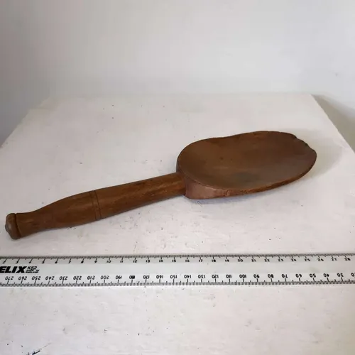 Large wooden scoop/spoon 