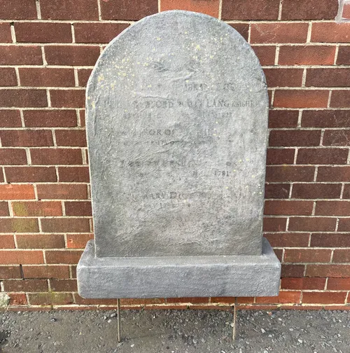 Fake Gravestone curved, faded 1871 H110cm W83cm D25cm