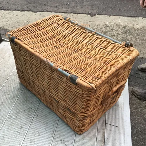 Wicker basket trunk