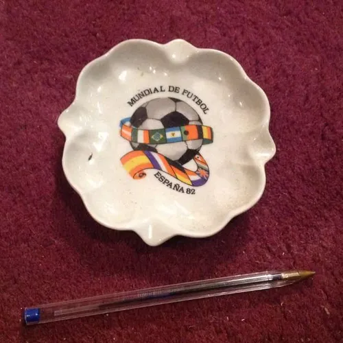 Ceramic souvenir ashtray (1982 Football World Cup - Spain)