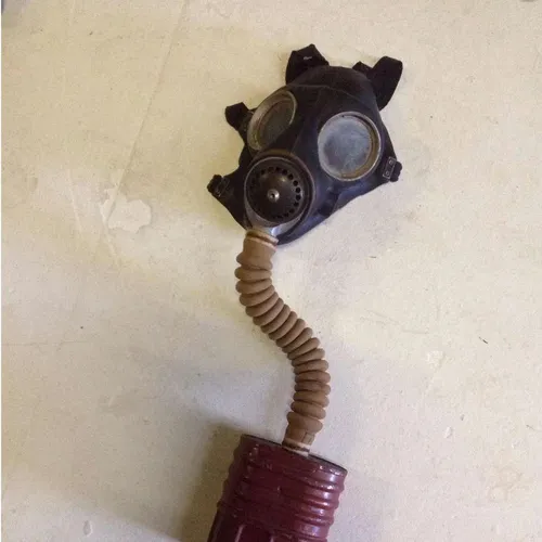 Black Rubber Period Full Face Gas Mask With Red Metal Canister and Rubber Tube