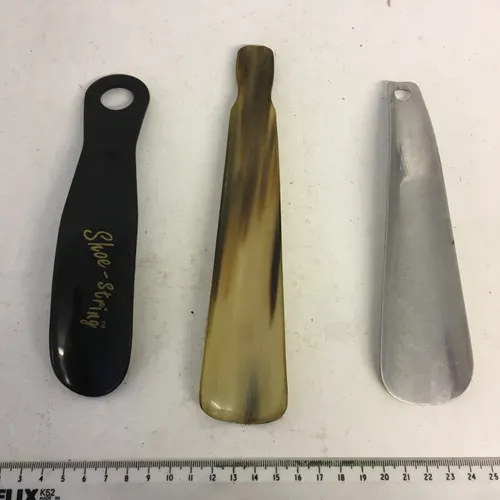 Various Shoe Horns