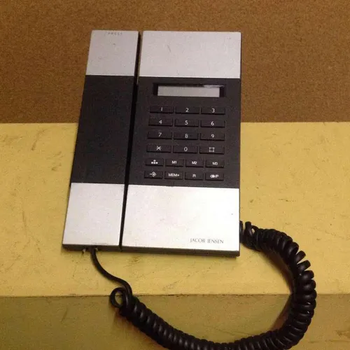 Jacob Jensen desktop phone with flush finish in silver / black