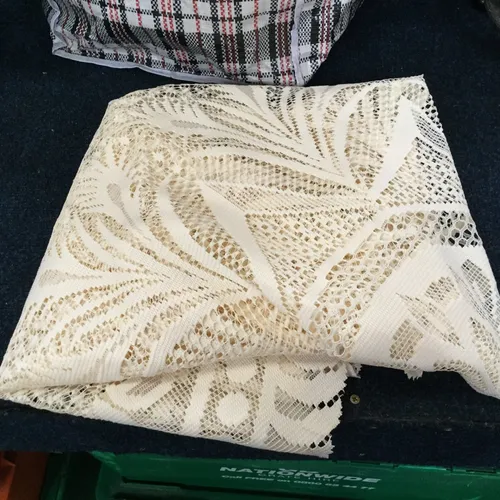 Decorative Embroidered lace table cloth