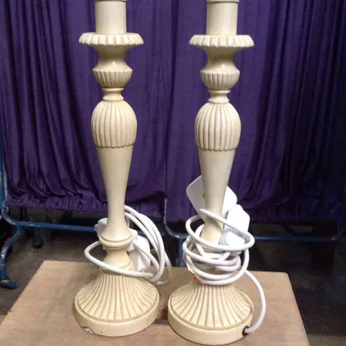 cream plastic stick lamp base with ribbed / stripped bands