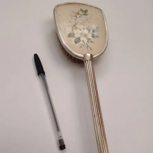 hand held mirror with floral design 2