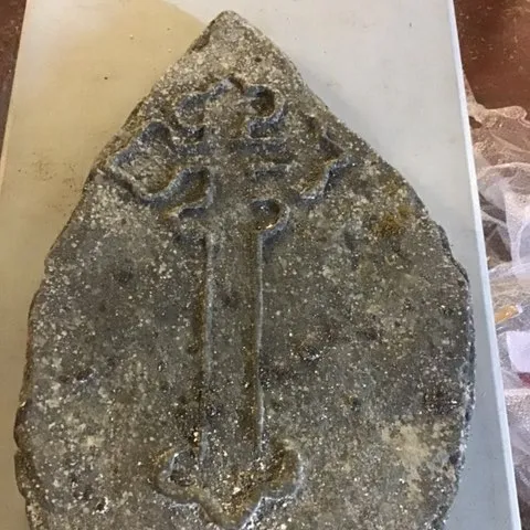 Fake Celtic Gravestone 8 (Point stone, embossed Celtic cross)