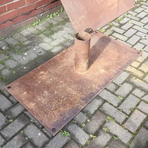 Metal Tree / Lampost Base - 4 3/4 inch internal diameter