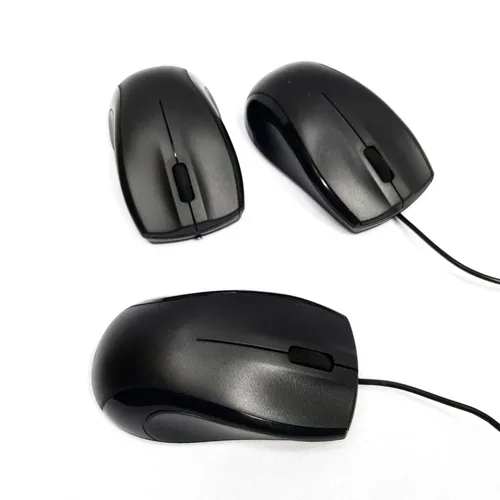 Black computer mouse
