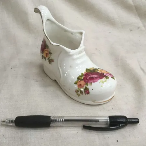 Bone China Cottage Rose Shoe Ornament 