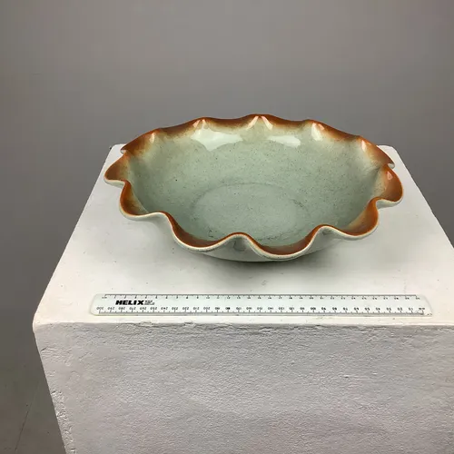 Grey/Green Lapid Stoneware Bowl with Scalloped Edge