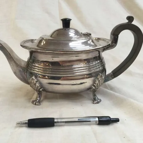 Silver tea pot 004
