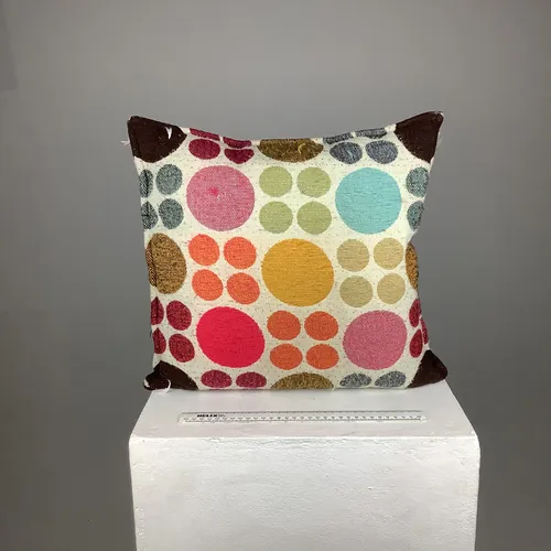 Spotty throw pillows/cushions 