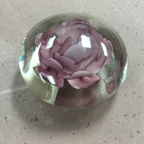 Glass paperweight 004
