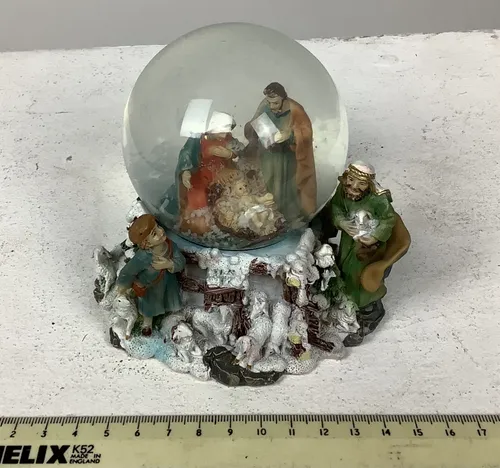 Nativity Scene Snow Globe