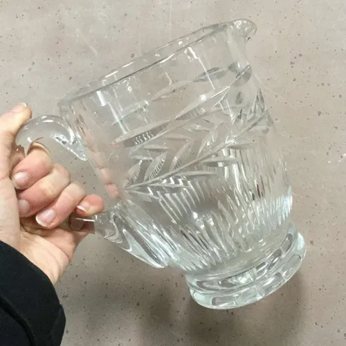Cut glass jug 
