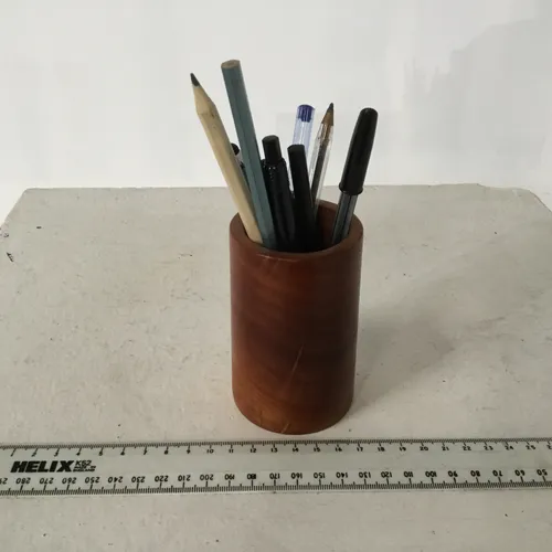 Wooden pen pot