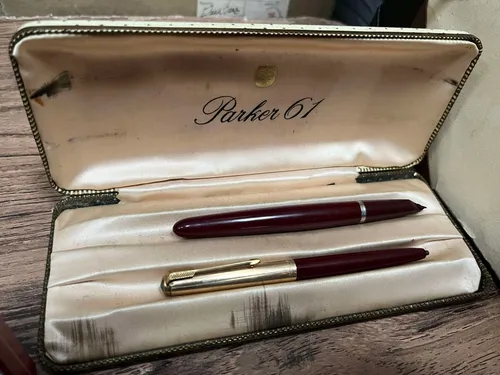 Maroon Fountain Pens in Period Parker Pen Case