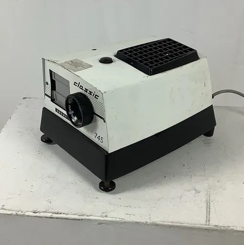 White Gnome Classic 745 Projector