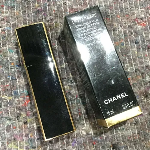 Chanel concealer bottle and box
