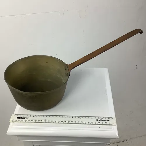 Period Long Handle Cast Iron Cooking Pot Pan