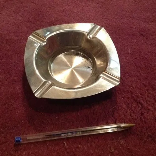 Square metal ashtray (12cm Diameter)