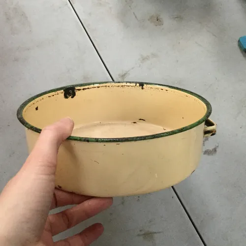 Yellow enamel cake tin