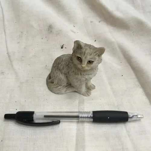 Small grey cat ornament