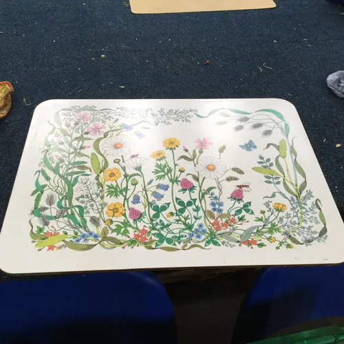 White Floral Print Place Mat