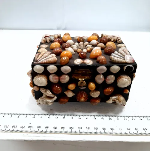 Shell covered wooden trinket box with hinged lid