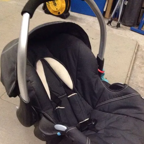 baby carrier and car seat