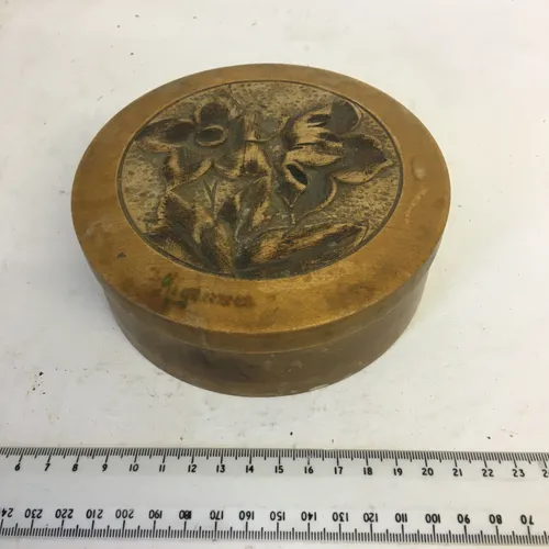 Round wood floral box