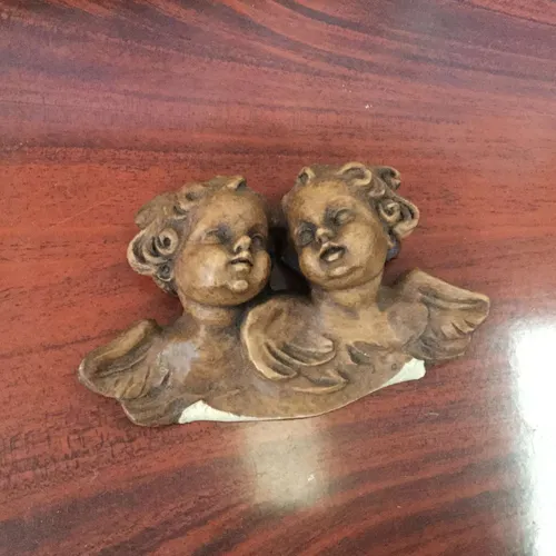 Small Wood Carved Bust of Cherubs