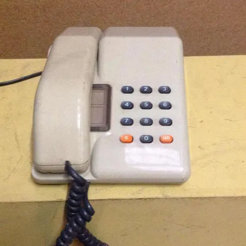 beige / cream BT Viscount Telephone corded push button telephone