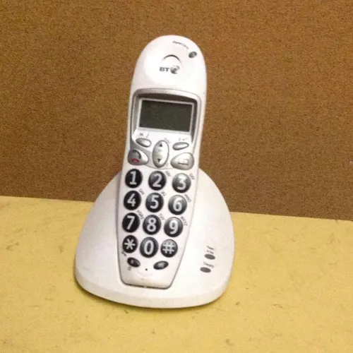 BT Digital Clarity cordless phone with enlarged keypad white