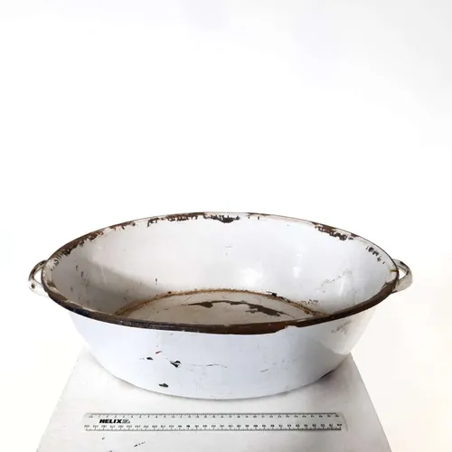 White enamel basin/oval shaped bowl with handles and black trim