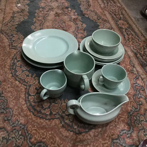 Green Berylware Crockery Set