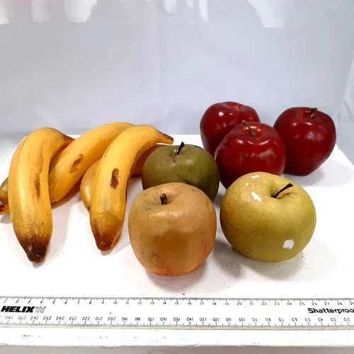 Fruit bowl quantity of fake fruit