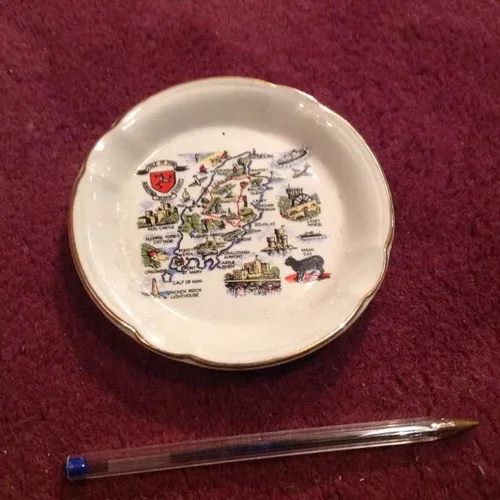 Ceramic souvenir ashtray (Isle of Man map)