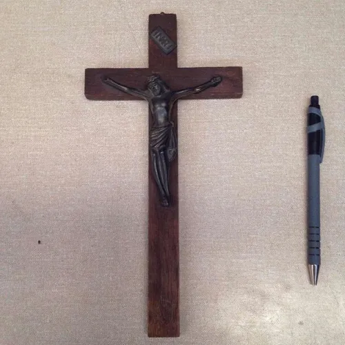 Period Wooden Wall Hanging INRI Cross Crucifix With Metal Jesus