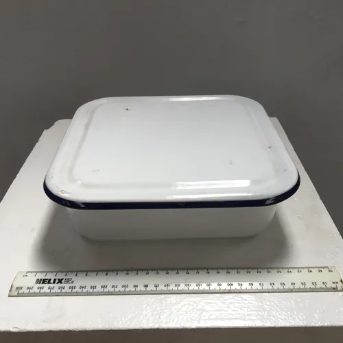 Square Enamel Pie Dish Tin with Lid