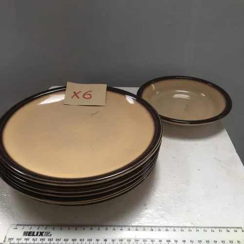 Set of 5 Brown and Tan Dinner Plates