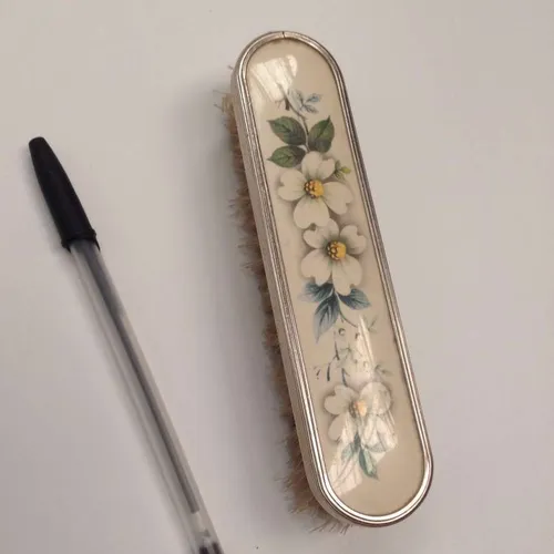 hair brush with floral design