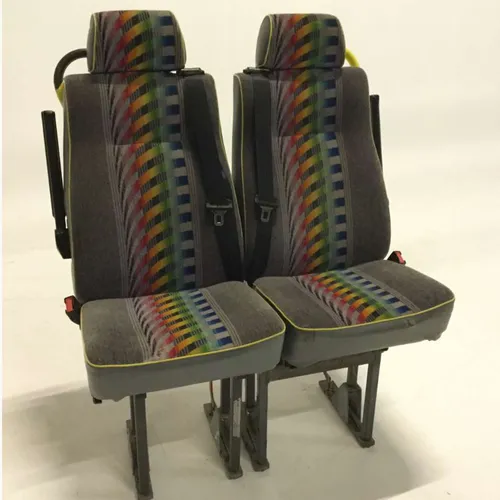 bus seat with seat belt
