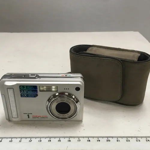 Vivicam 6330s digital camera and case