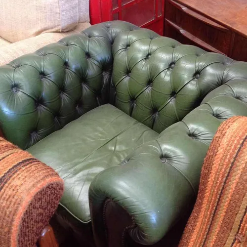 Low back Chesterfield armchair in green