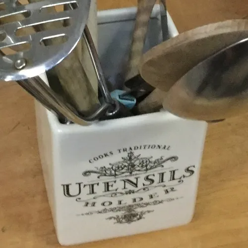 “Utensils” pot