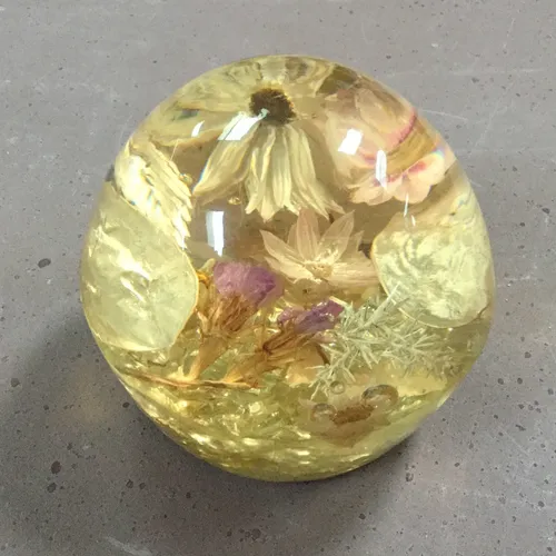 Glass paperweight 005