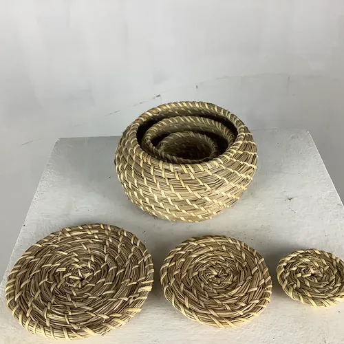 Woven wicker pots with lids (Set of three)