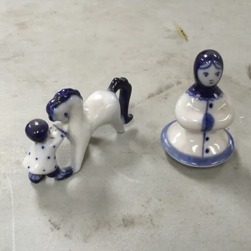 Various Small blue and white ceramic figurines